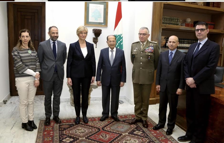 الرئيس عون مستقبلا وزيرة الدفاع الإيطالية