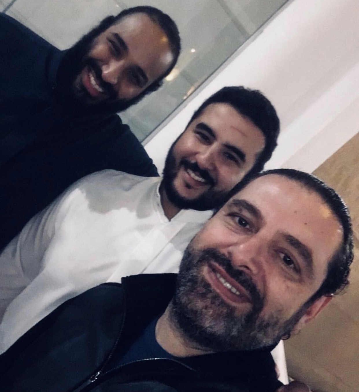 سيلفي الحريري منذ 4 ايام مع ولي العهد السعودي الأمير محمد بن سلمان وسفير السعودية في واشنطن الامير خالد بن سلمان