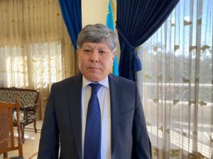 السفير الكازاخي في لبنان يريجان كاليكينوف