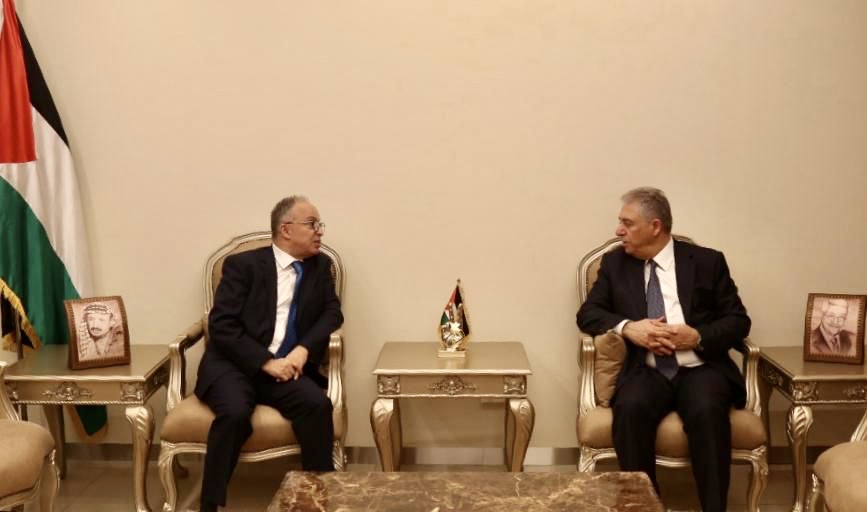 سفير فلسطين مستقبلا سفير الجزائر رشيد بلباقي