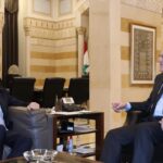 رئيس حكومة تصريف الاعمال نجيب ميقاتي مستقبلا هوكستين في السراي الحكومي