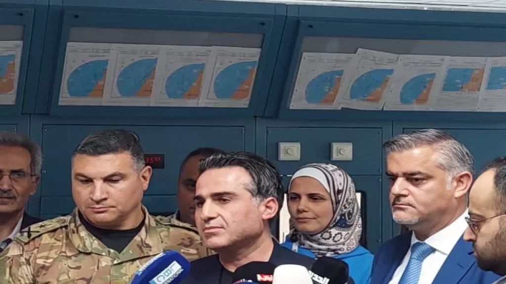 وزير الاشغال العامة والنقل علي حميه في مطار رفيق الحريري الدولي في بيروت اليوم الاحد