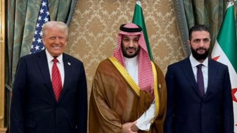 لعبت المملكة العربية السعودية بقايدة الامير محمد بن سلمان دورا حاسما في تخفيف العقوبات المشددة على سوريا