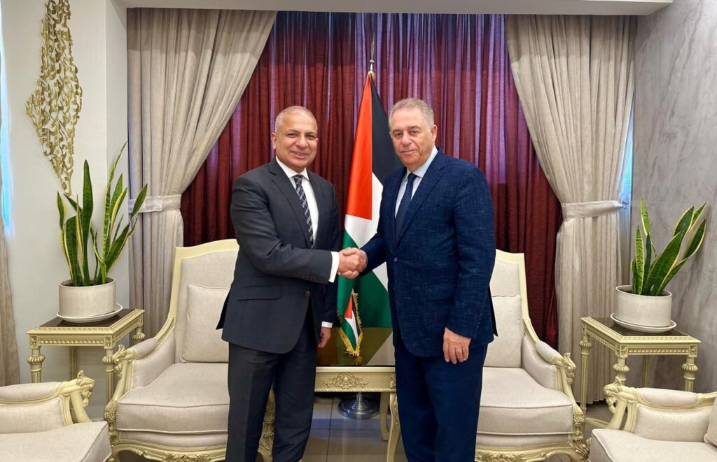 السفير اشرف دبور مستقبلا رئيس بعثة العراق في لبنان