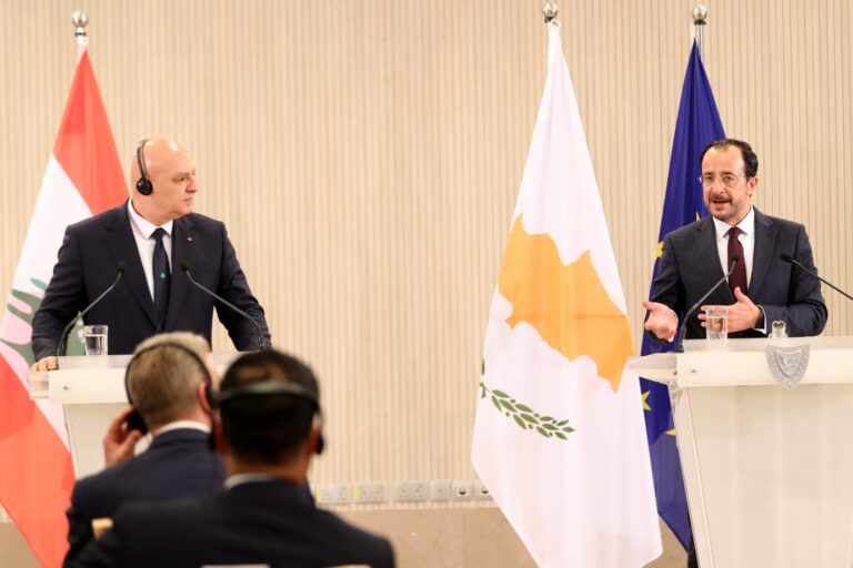 المؤتمر الصحافي المشترك لعون ورئيس قبرص