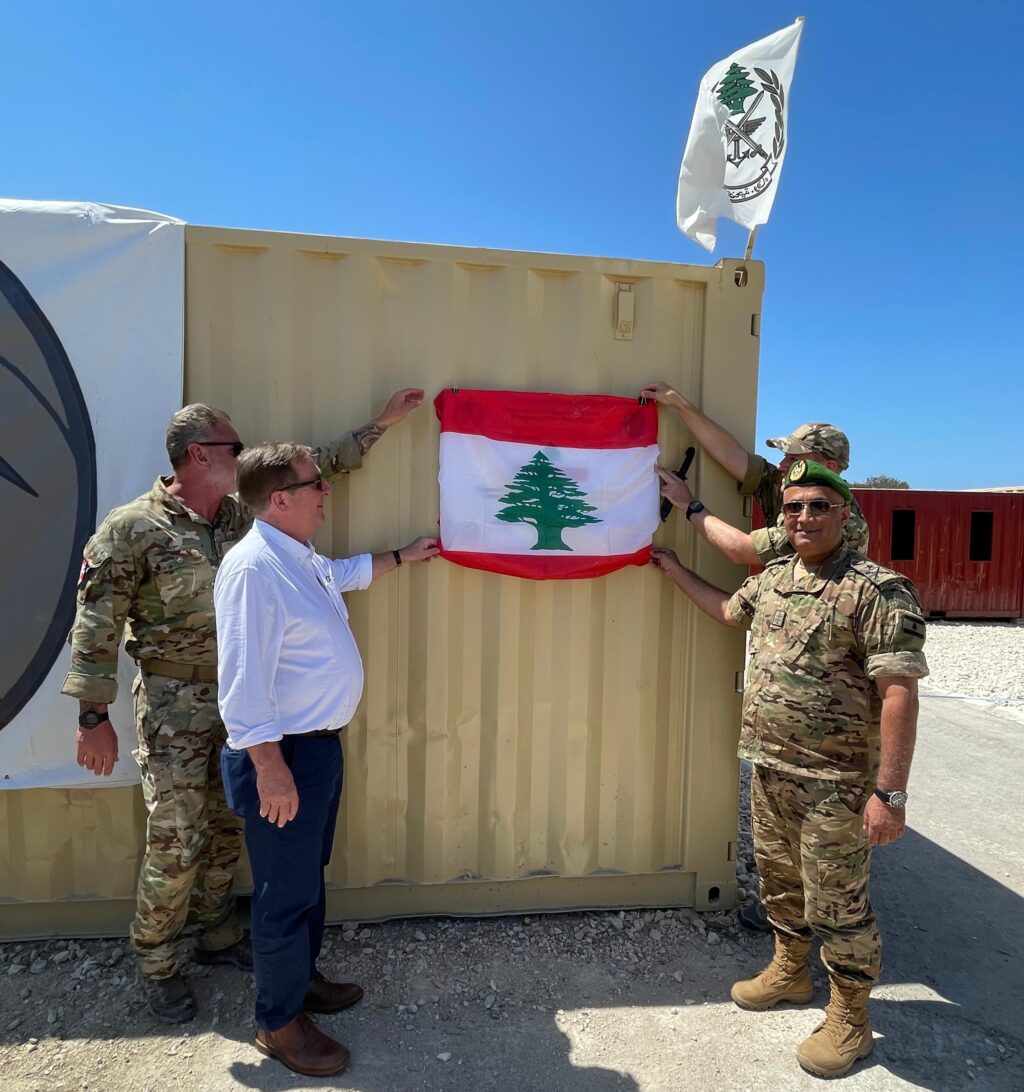 السفير البريطاني يفتتح منشأة تدريب جديدة للجيش اللبناني في الزهراني جنوب لبنان 