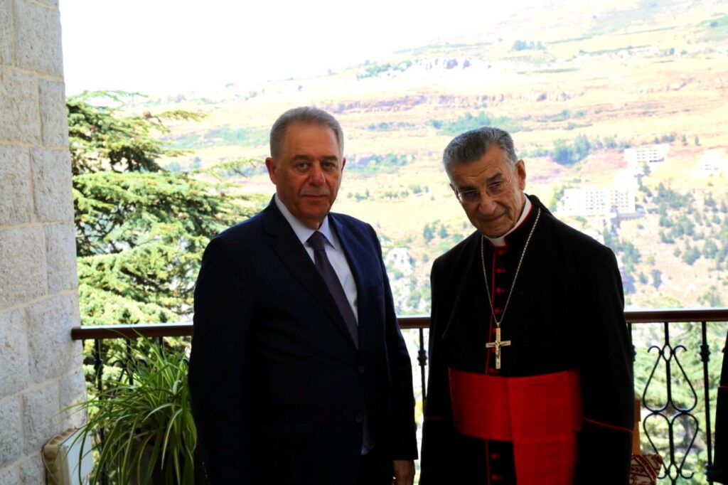 السفير الفلسطيني اشرف دبور والبطريرك الماروني الكاردينال بشارة الراعي في الديمان