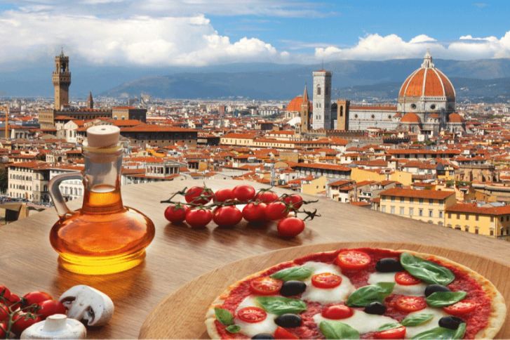 يندرج أسبوع المطبخ الإيطالي في العالم هذا العام تحت شعار"المطبخ الإيطالي: بين الصحة والثقافة والابتكار"، احتفاءً بتميّز المطبخ الإيطالي بوصفه جسراً بين الثقافات ونموذجاً لأسلوب حياة متوازن ومستدام. ويتزامن الحدث أيضاً مع ترشيح فن الطهي الإيطالي على قائمة اليونسكو للتراث الثقافي غير المادي