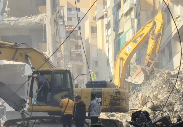 صورة من الدمار في منطقة البسطة أمس