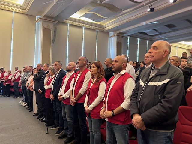 اجتمعت اليوم السبت قرابة 400 عائلة مسيحية نزح أفرادها من الجنوب اللبناني بدعوة من جمعية “ريد إن سيركل” [ريكا] في نشاط رعائي حمل عنوانًا وجدانيًا عميقًا: “من قلبي سلام للجنوب” وذلك في مركز "لقاء" في الربوة.