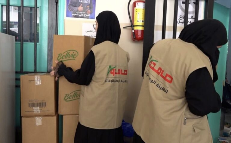 بلغ عدد المتطوعين في الهيئة الوطنية للإغاثة، من الشباب والشابات، ما يقارب 21 ألف متطوع، وقد أحصينا حتى الآن نحو 15 ألفًا تقريبًا، والكثير من هؤلاء المتطوعين، أي ما يقارب 90 إلى 95 في المئة منهم، هم أنفسهم نازحون، يعملون رغم معاناتهم، وبنشاط وحيوية واندفاع لمواجهة هذه الأزمة