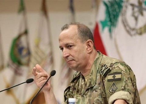 ثمة آراء داخل بعض الدوائر الأميركية ذهبت إلى حد طرح مسألة بقاء قائد الجيش العماد رودولف هيكل على رأس المؤسسة العسكرية إذا استمرت الخلافات حول كيفية تنفيذ قرارات الحكومة المتعلقة بحصر السلاح، وفق ما تؤكد المصادر.