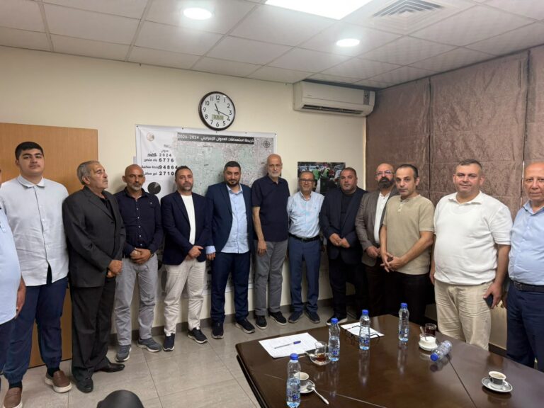 استقبل اتحاد بلديات الضاحية الجنوبية وفداً من الهيئة الإدارية لتجمع صناعيي الضاحية الجنوبية برئاسة رئيس التجمع أحمد الموسوي في لقاء خصص لبحث واقع القطاع الصناعي في الضاحية والتحديات التي تواجه المؤسسات الصناعية الى جانب سبل تعزيز التعاون لدعم استمراريتها وتطوير دورها في الحركة الاقتصادية المحلية.